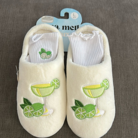 Handcraft Luna mell w luxe Margarita Limes Slippers L (8-9) & 2 pair Socks (OS) - Picture 1 of 6